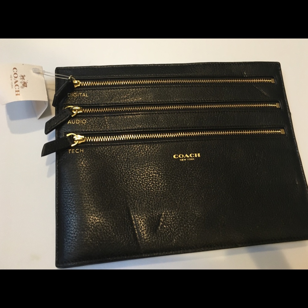 COACH Leather organizer travel Pouch Bag Case NEW